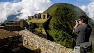 Lire la suite à propos de l’article Pérou | Choquequirao : héritage inca qui renaît entre nuages et montagnes